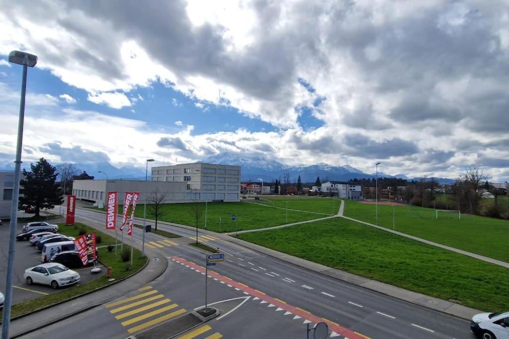 Visionary Hospitality Rothenburg, Lucerne - Premium Apartments With Free Parking, Washer, Kitchen, Terrace, 15' City Bagian luar foto